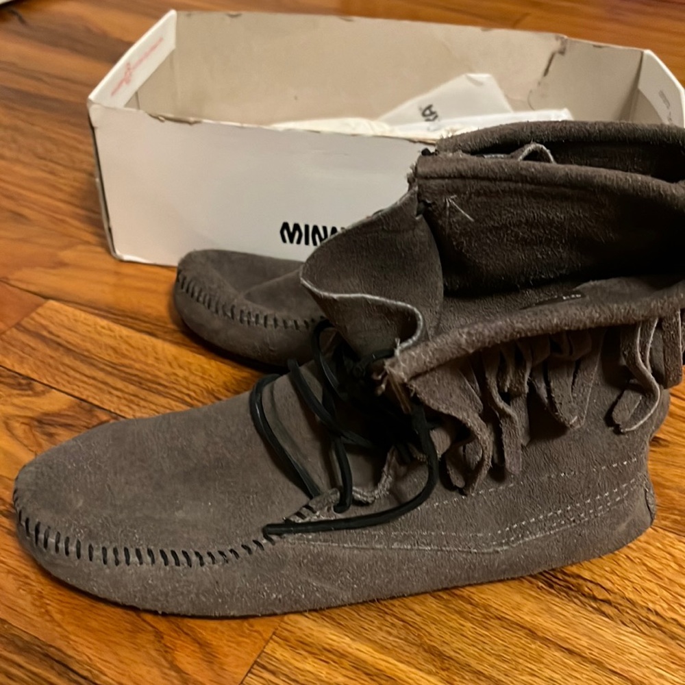 Minnetonka fringe boots